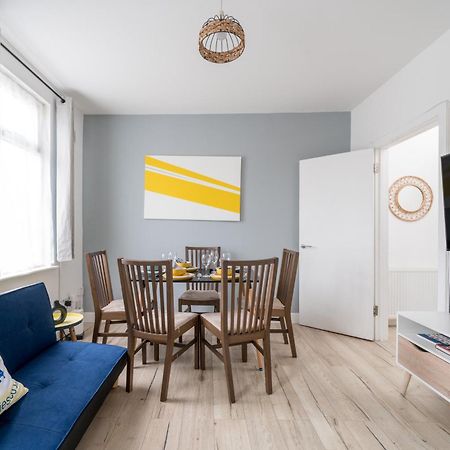 Modern 2 Bed East London Home By Rebby Properties Sleeps 5 Near Canning Town Station Buitenkant foto