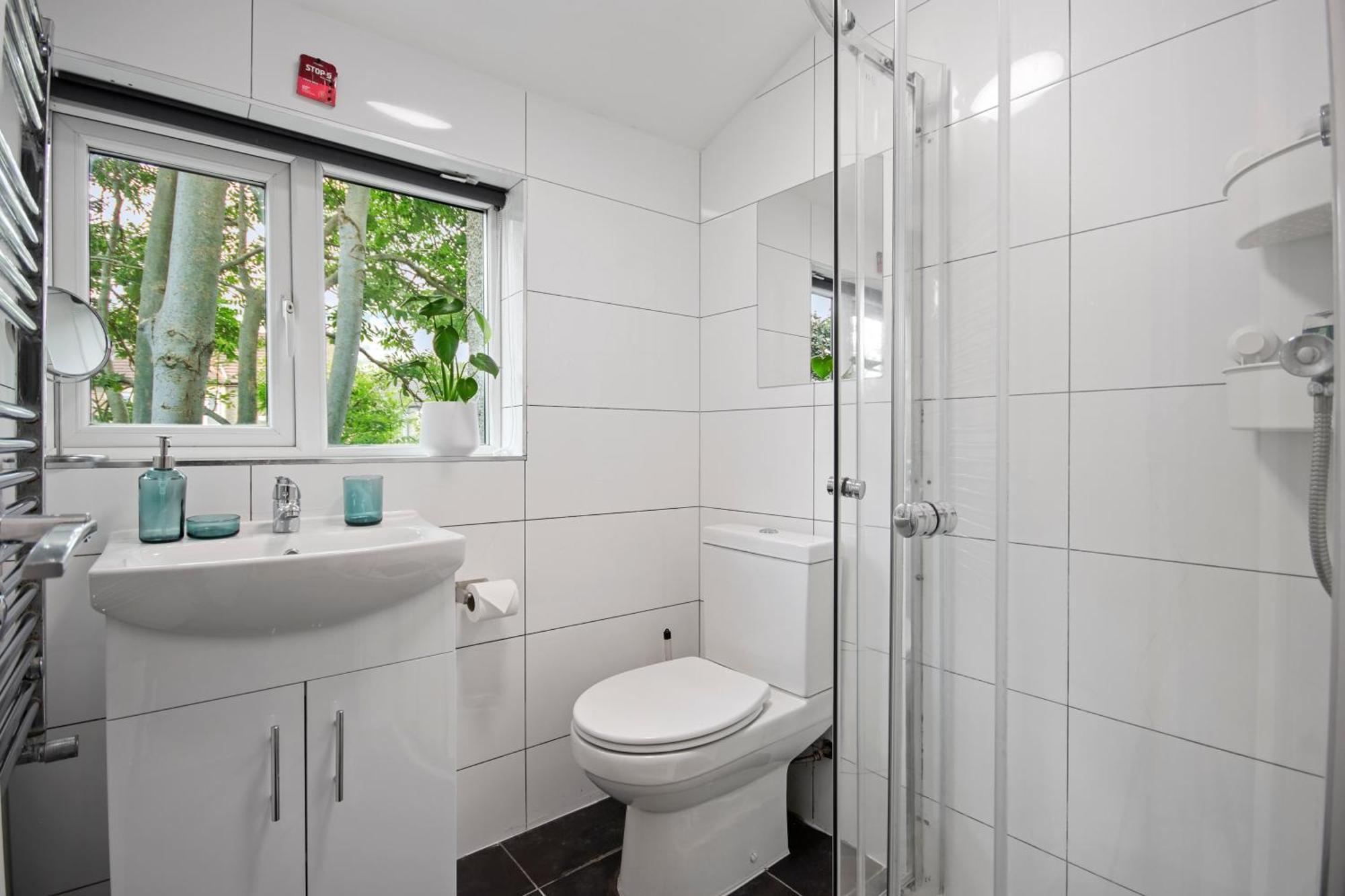 Modern 2 Bed East London Home By Rebby Properties Sleeps 5 Near Canning Town Station Buitenkant foto