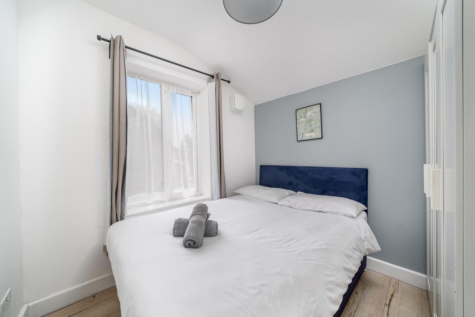 Modern 2 Bed East London Home By Rebby Properties Sleeps 5 Near Canning Town Station Buitenkant foto